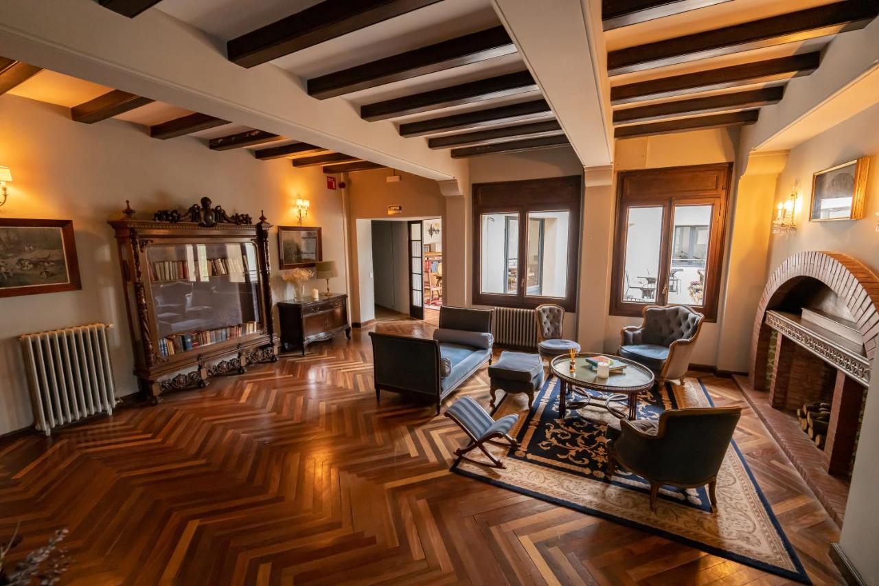 Angelats Hotel - A Signature Boutique Hotel & Restaurant ريب دي فريزر المظهر الخارجي الصورة