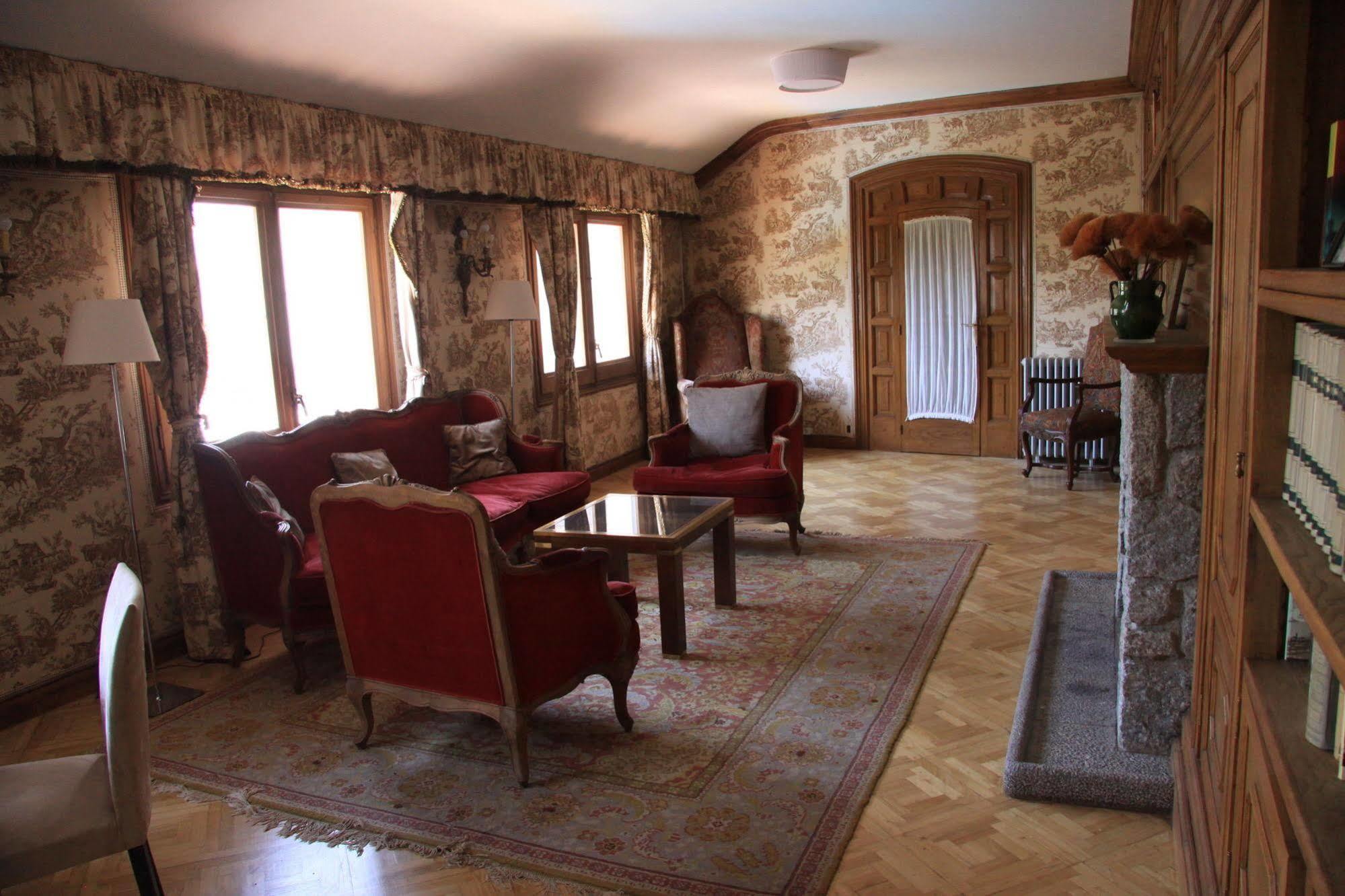 Angelats Hotel - A Signature Boutique Hotel & Restaurant ريب دي فريزر المظهر الخارجي الصورة